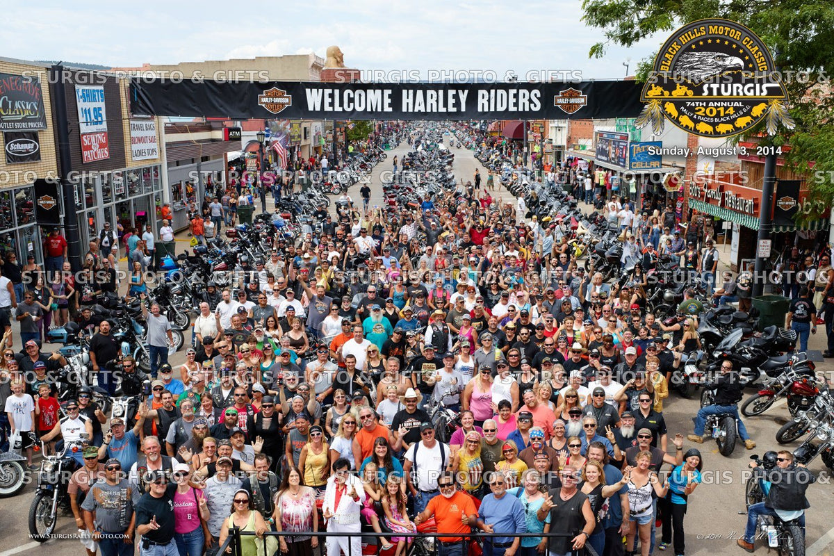 2014 Sturgis Rally Group Photo – August 3, Noon